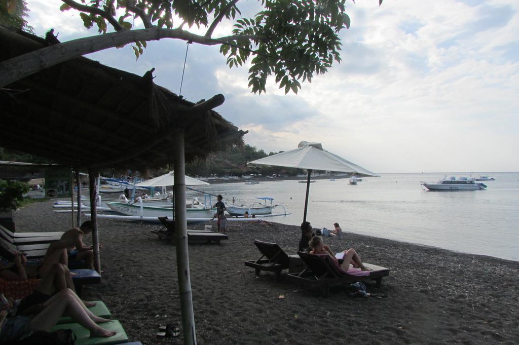 Warung Jemeluk & Home Stay Amed Rom bilde