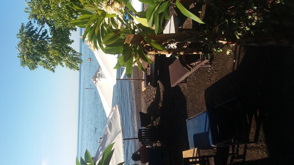 Warung Jemeluk & Home Stay Amed Eksteriør bilde